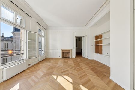Location Appartement Paris 8 5 Pièces 155 m² - Photo 2