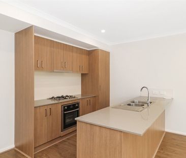 Modern 3-Bedroom Home with 2 Bathrooms and Single Garage - Photo 5