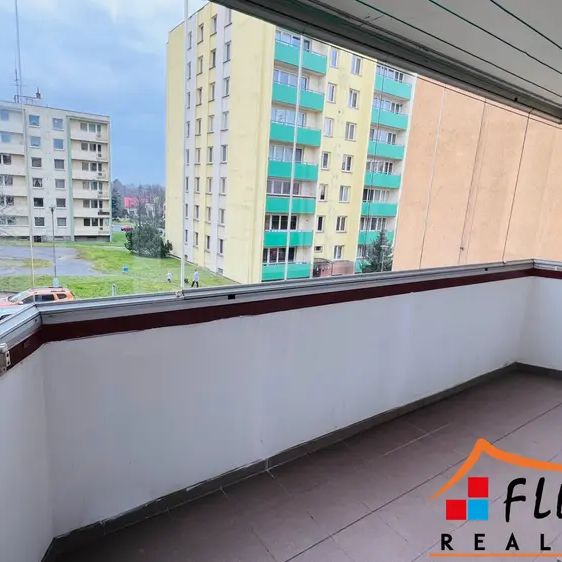 Pronájem prostorného bytu 3+1 se zasklenou lodžií, 83 m - Photo 1