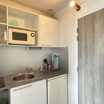 Appartement 1 pièces 13m2 REIMS 480 euros - Photo 1