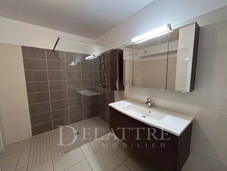 Location Appartement 2 pièces 47m² ANTIBES 06600 - Photo 4