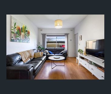 Neat and Tidy Ground Floor Unit - Photo 1