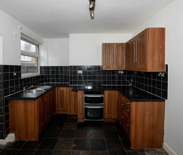 2 bedroom semi-detached house to rent - Photo 6