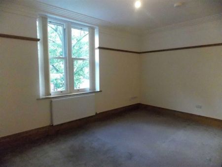 Flat in Warwick Square, Carlisle - Photo 5