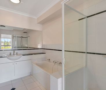 9 Elesbury Avenue, Brunswick East VIC 3057 - Townhouse For Rent | D... - Photo 1