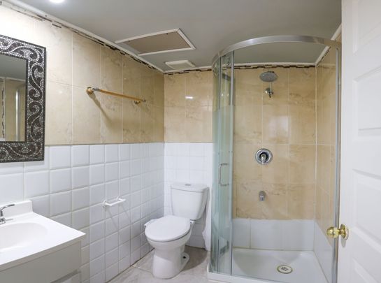 For Lease - 5209 Palomar Crescent, Mississauga, Ontario - Photo 1