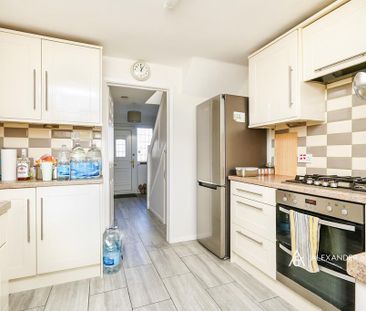 3 bedroom terraced house to rent - Photo 6