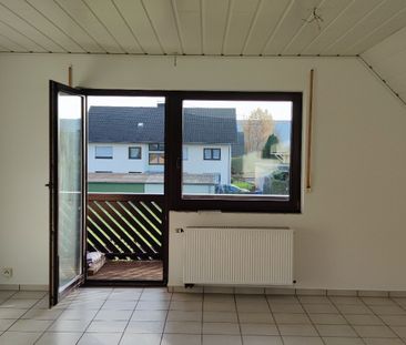 Gemütliche 2-Zimmer-Dachgeschoss-Wohnung *Balkon * Einbauküche - Photo 1