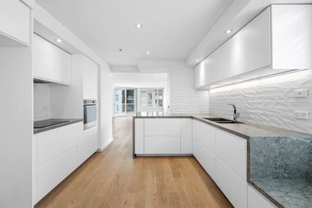 Sunlit Harbourside Apartment in an Exclusive Pyrmont Setting - Photo 5