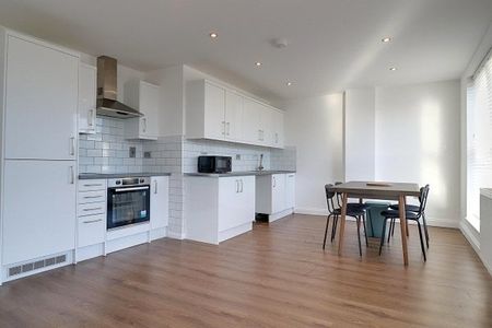 High Street, Brentwood, CM14, Property for rent - Photo 2