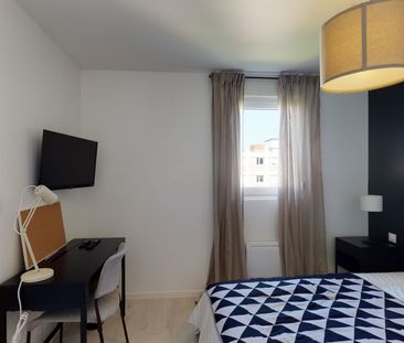 GRAND FEU Roommate 5 Bedrooms at Rouen - Photo 1