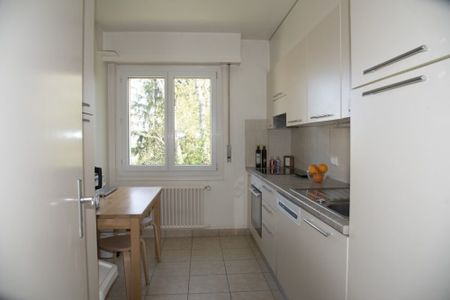 Calme et verdoyant – 3.5 pièces au 3ème étage avec balcon - Photo 3