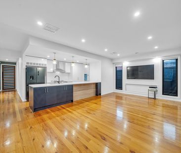 A Luxurious Family Haven You'll Love Coming Home To! - Photo 2