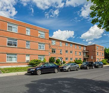 155-165 Le Moyne Est | 155 Le Moyne Est, Longueuil - Photo 1