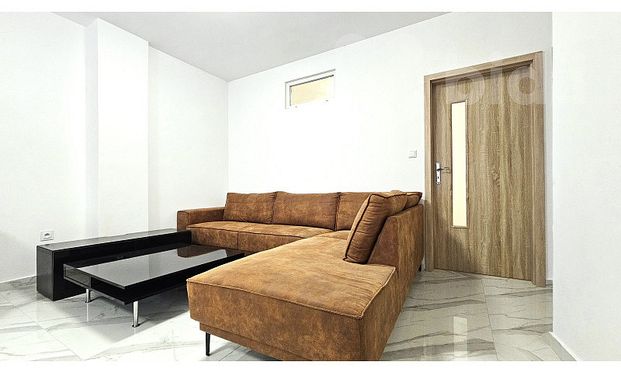 Pronájem bytu 4+kk 80 m² - Fotografie 1