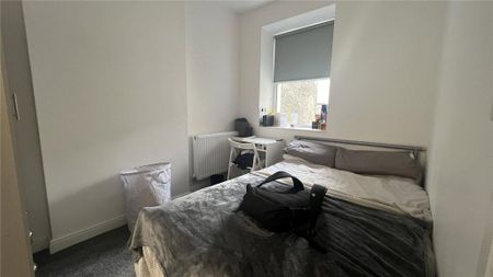 6 bedroom terraced house to rent - Photo 3