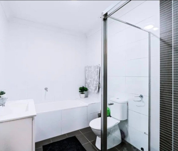 Renovated 2-Bedroom Apartment - Photo 5