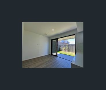 Brand New double-storey townhouse designed for family comfort. - Photo 2