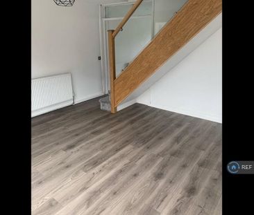 2 bedroom end of terrace house to rent - Photo 3