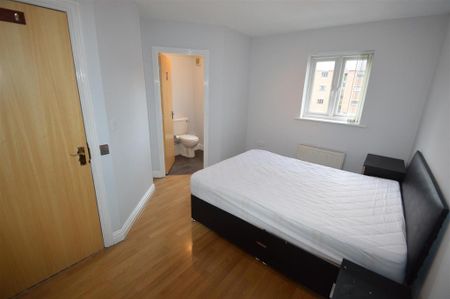 4 bedroom townhouse to rent - Photo 4