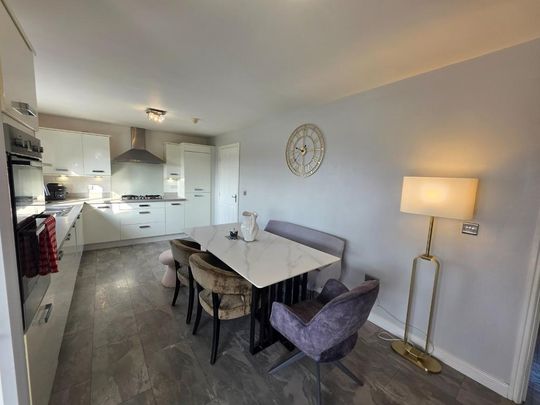 4 bedroom detached house to rent - Photo 1