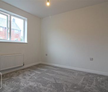 4 bedroom semi-detached house to rent - Photo 2
