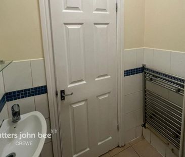1 bedroom flat to rent - Photo 6