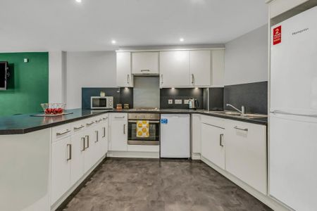 1 bedroom private hall to rent - Photo 3