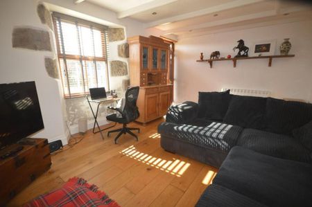 3 bedroom terraced house to rent - Photo 2