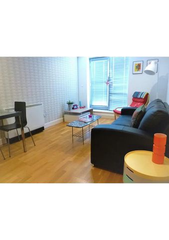 2 bedroom flat to rent - Photo 2