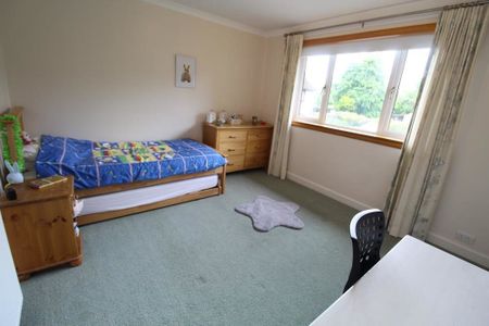 Cliff Park, Cults, AB15 - Photo 5