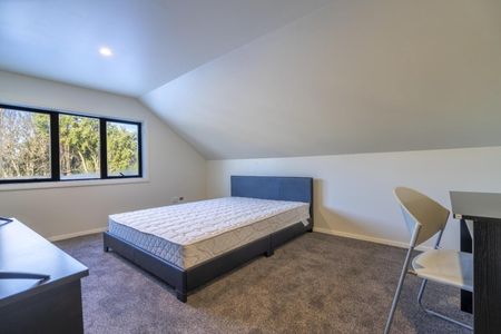 5 Bedroom Gem close to the city centre - Photo 5