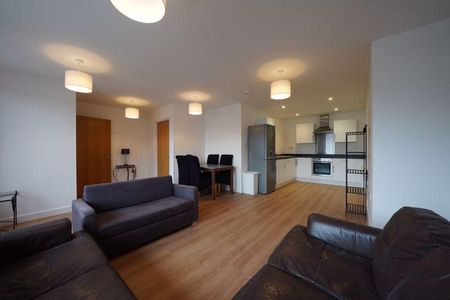 3 bedroom apartment to rent - Photo 4