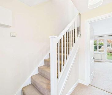Worsley Place, Theale, Reading, Berkshire, RG7 - Photo 2