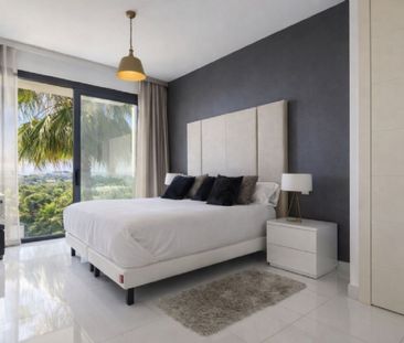 2 Bedroom Apartment For Rent in Atalaya, Málaga - Photo 2