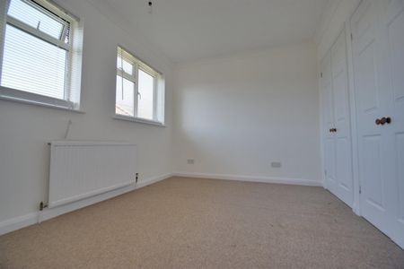 Ashlyn Close, Bushey, Hertfordshire - Photo 4