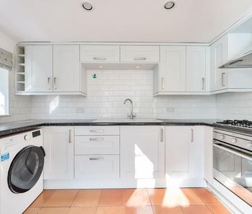 2 bedroom semi-detached house to rent - Photo 4