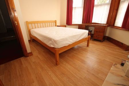 Student House, Ensbury Park - Photo 5