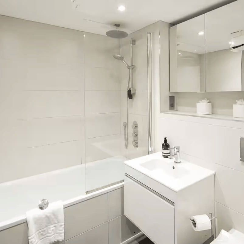 2 Bed Flat, Bethnal Green Road, E2 - Photo 1