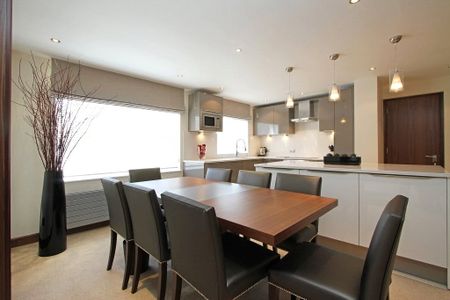 A smart, spacious two to three bedroom fully furnished with a large west-facing terrace situated on the 1st floor of this well run portered building with communal gardens in Knightsbridge village. EPC rating C | Council Tax Band H - Photo 5