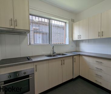 Spacious 2 Bedroom Unit - Photo 4