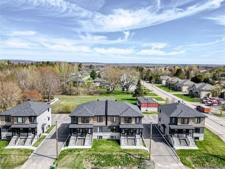 278 Route du Canton, app.C, J8G 1R5, Brownsburg-Chatham - Photo 2