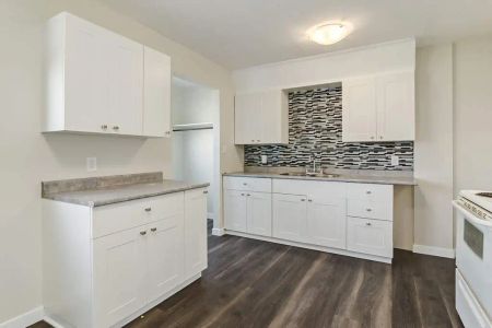 - 2 Bedroom at George Court - Photo 2