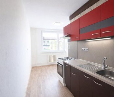 Byt 2+1 k pronájmu, Napajedla, ulice Nábřeží - Photo 1