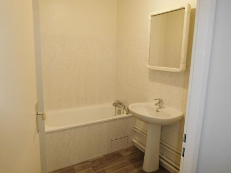 Location Appartement 2 pièces 50m² CHAMBERY 73000 - Photo 4