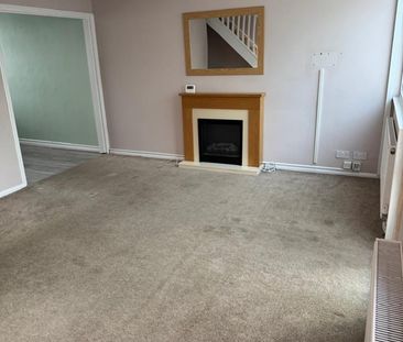 3 Bed Terraced House, Hendre Close, CV5 - Photo 2