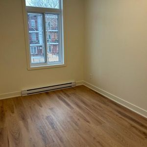 Superbe 5 1/2 à Hochelaga - Photo 2