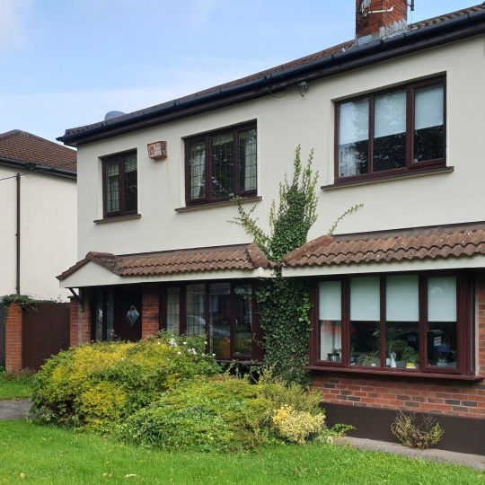 Cosy room in 5-bedroom house in Sandyford, Dublin - Photo 1