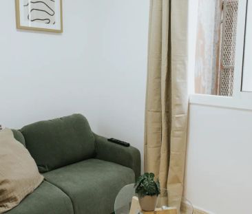 Room in a shared 4-bedroom apartment for rent in El Gòtic. - Foto 6