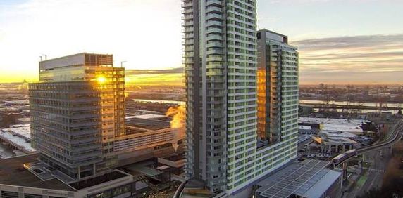 *** Vancouver west side, 2-bdrm CORNER view unit at Marine Gateway *** - Photo 2